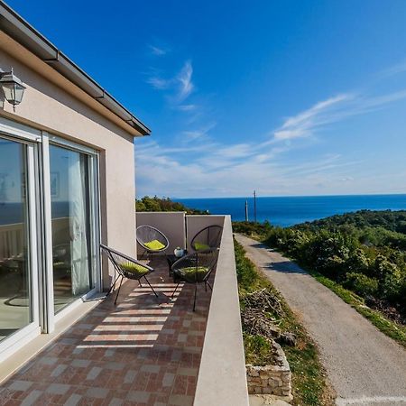 Villa Luana Vis Exterior photo