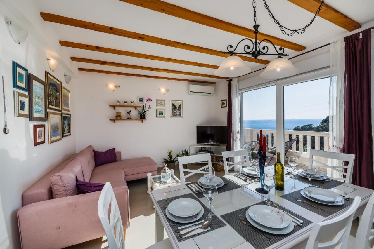 Villa Luana Vis Exterior photo